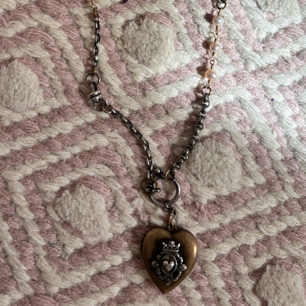 Vintage-Style Heart Locket Necklace in Antique Gold